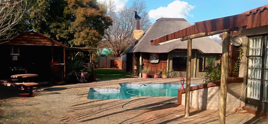 5 Bedroom Property for Sale in Pellissier Free State